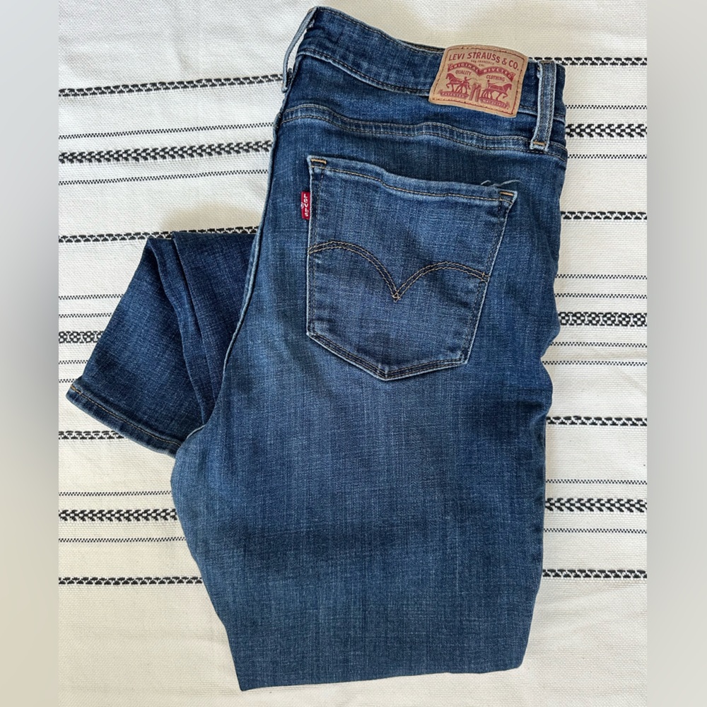 Levi's 721 High Rise Skinny Jean - Blue - Size 32